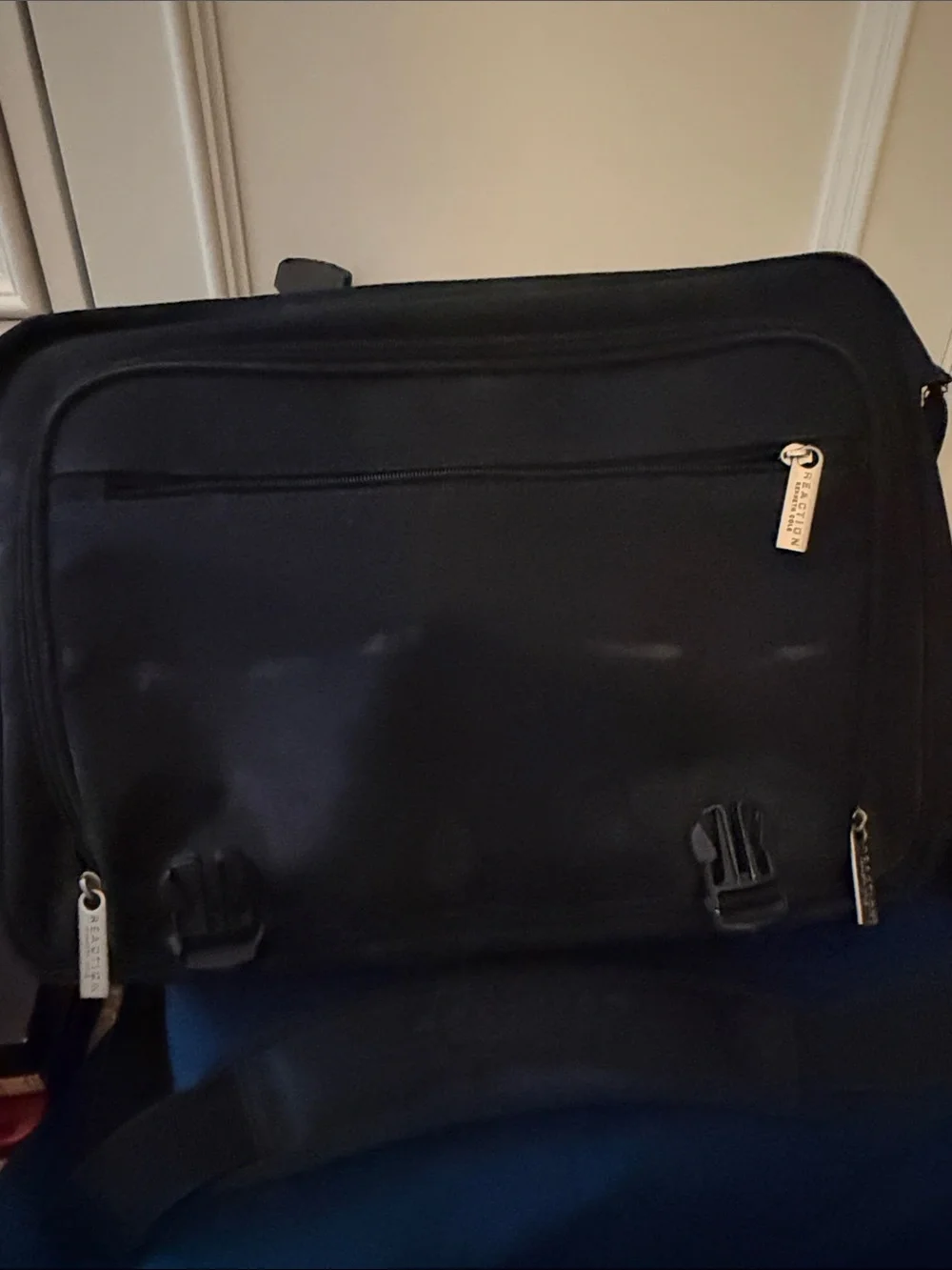 Kenneth Cole Reaction Black Messenger /Laptop Bag with Adjustable Strap